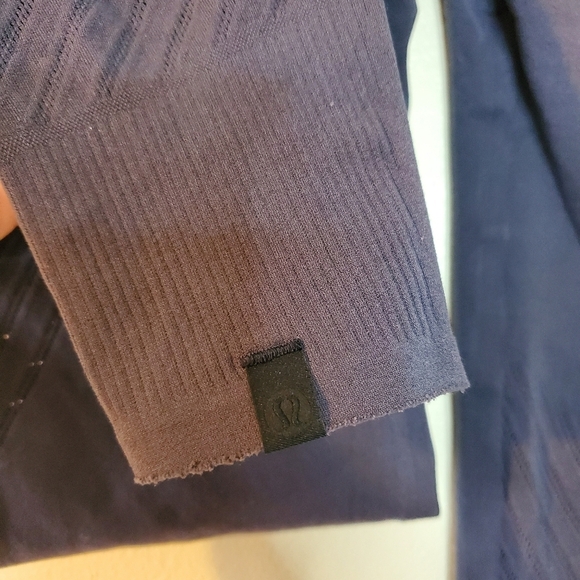 Lululemon seamless yoga leggings with mesh style bottom - Picture 7 of 11